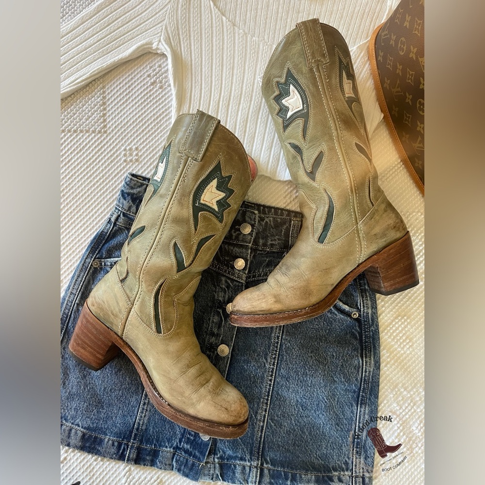 FRYE | Sabrina Flower Campus Boots - Picture 8 of 8
